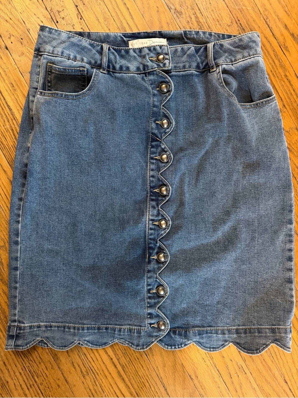 Scalloped Hem Denim Mini Skirt in Medium Blue